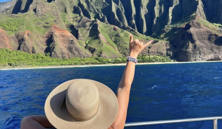 Exploring Kauai’s Na Pali Coast: A Boat Trip to Paradise